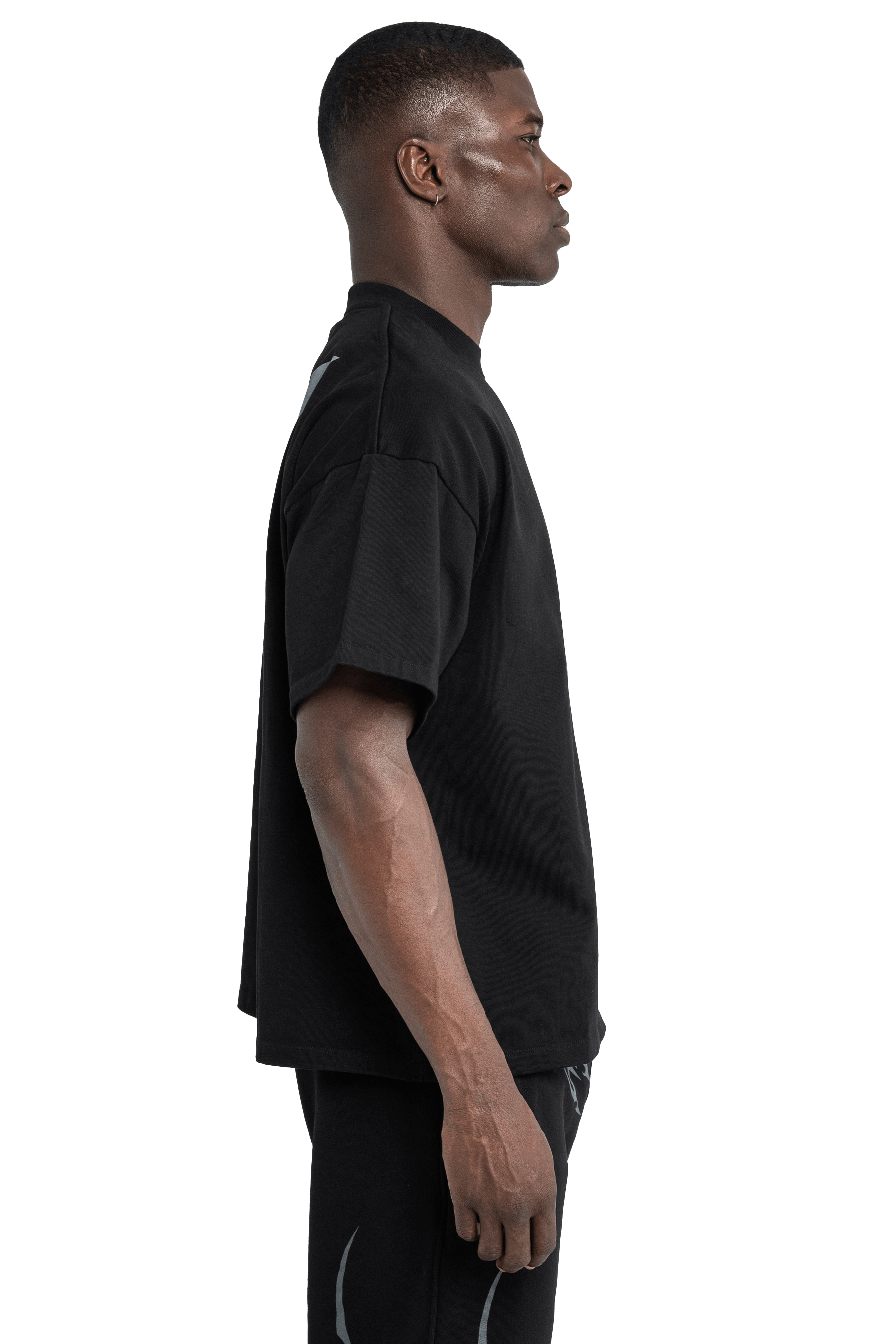 BOXY T-SHIRT V-GRAPHIC - Black