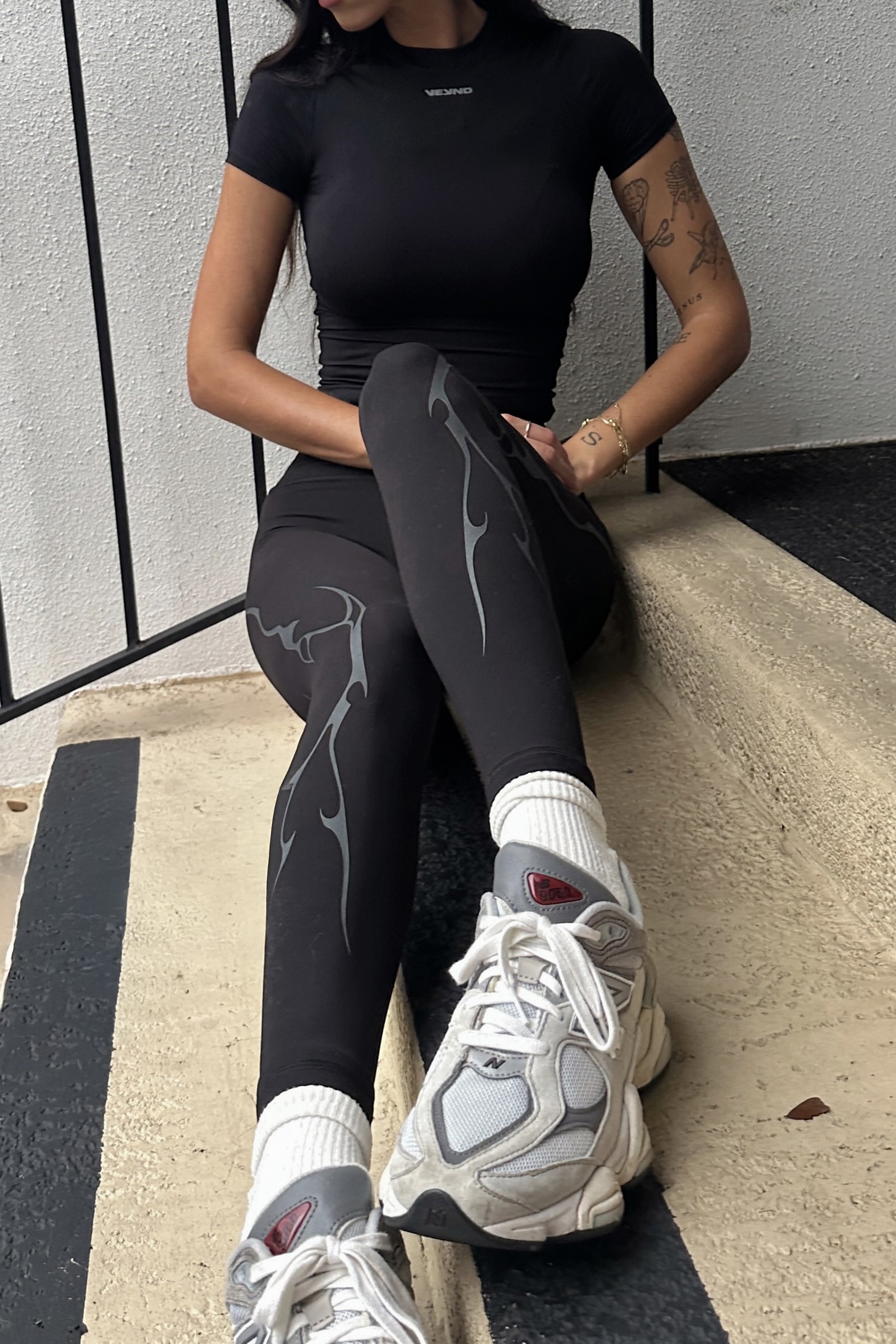 LEGGINGS GRAY VEINS GRAPHIC - Black