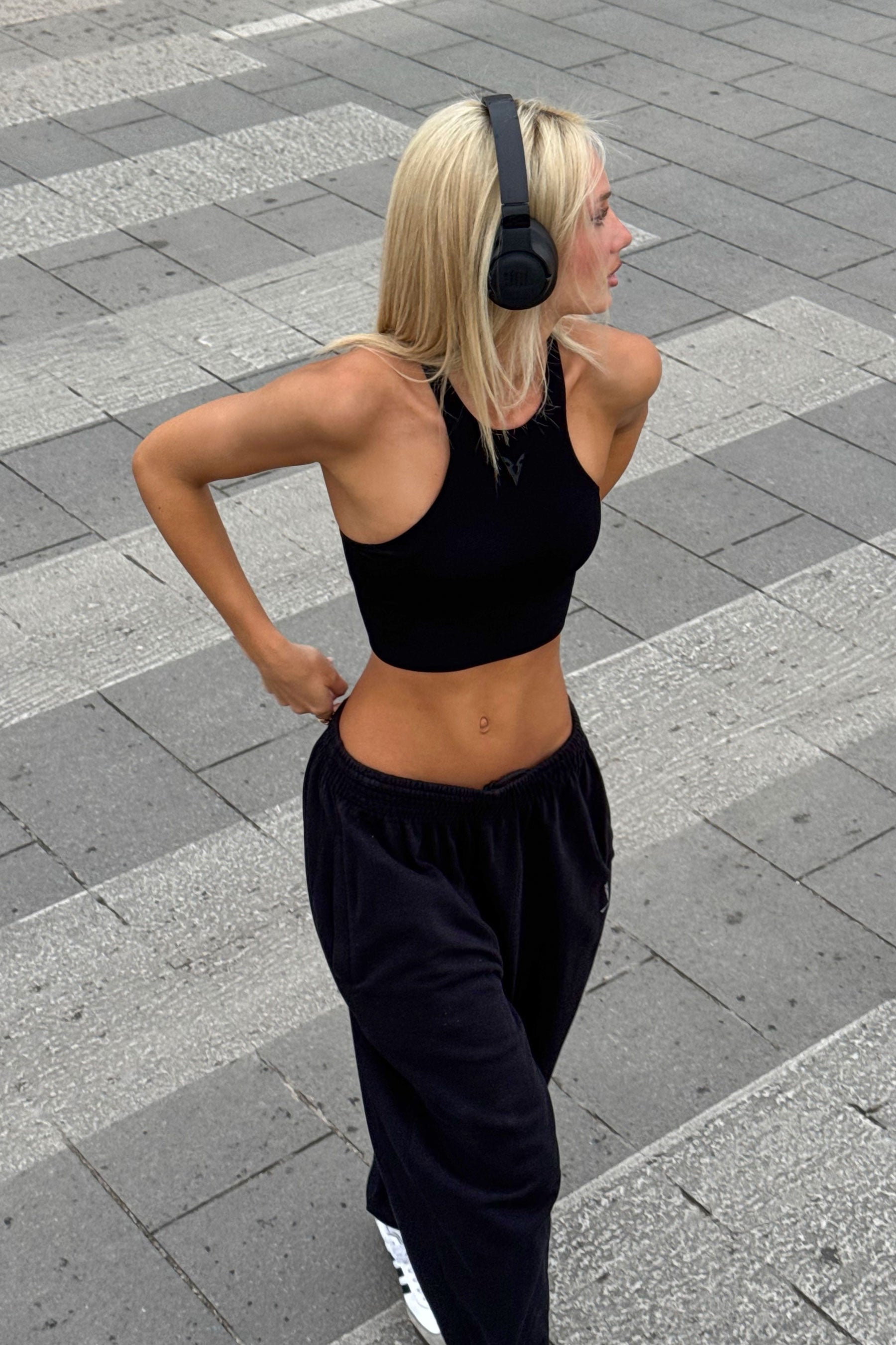 SPORTS BRA ULTRA LONG SEAMLESS - Black