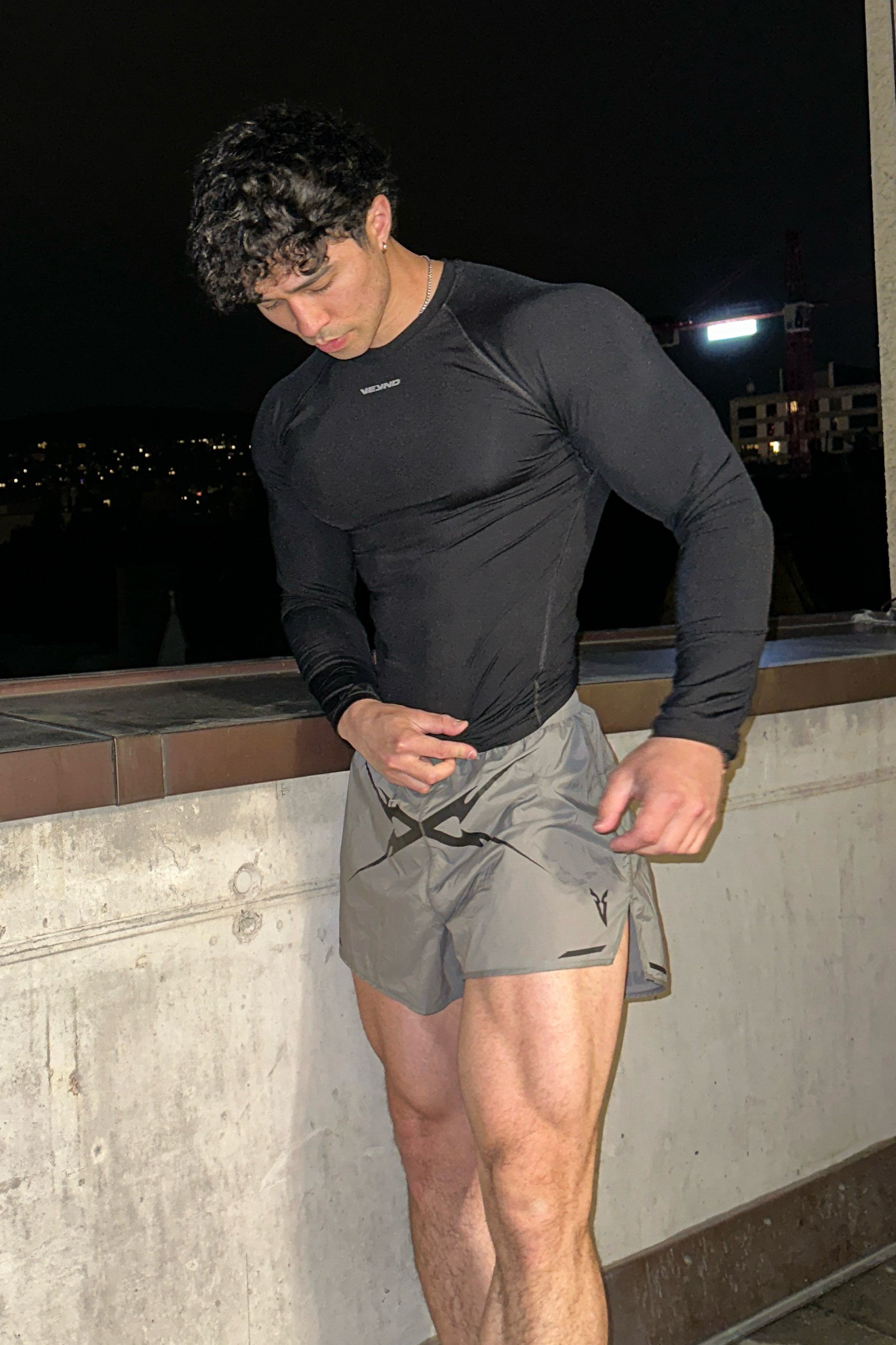 MUSCLE LONG SLEEVE T-SHIRT - BLACK