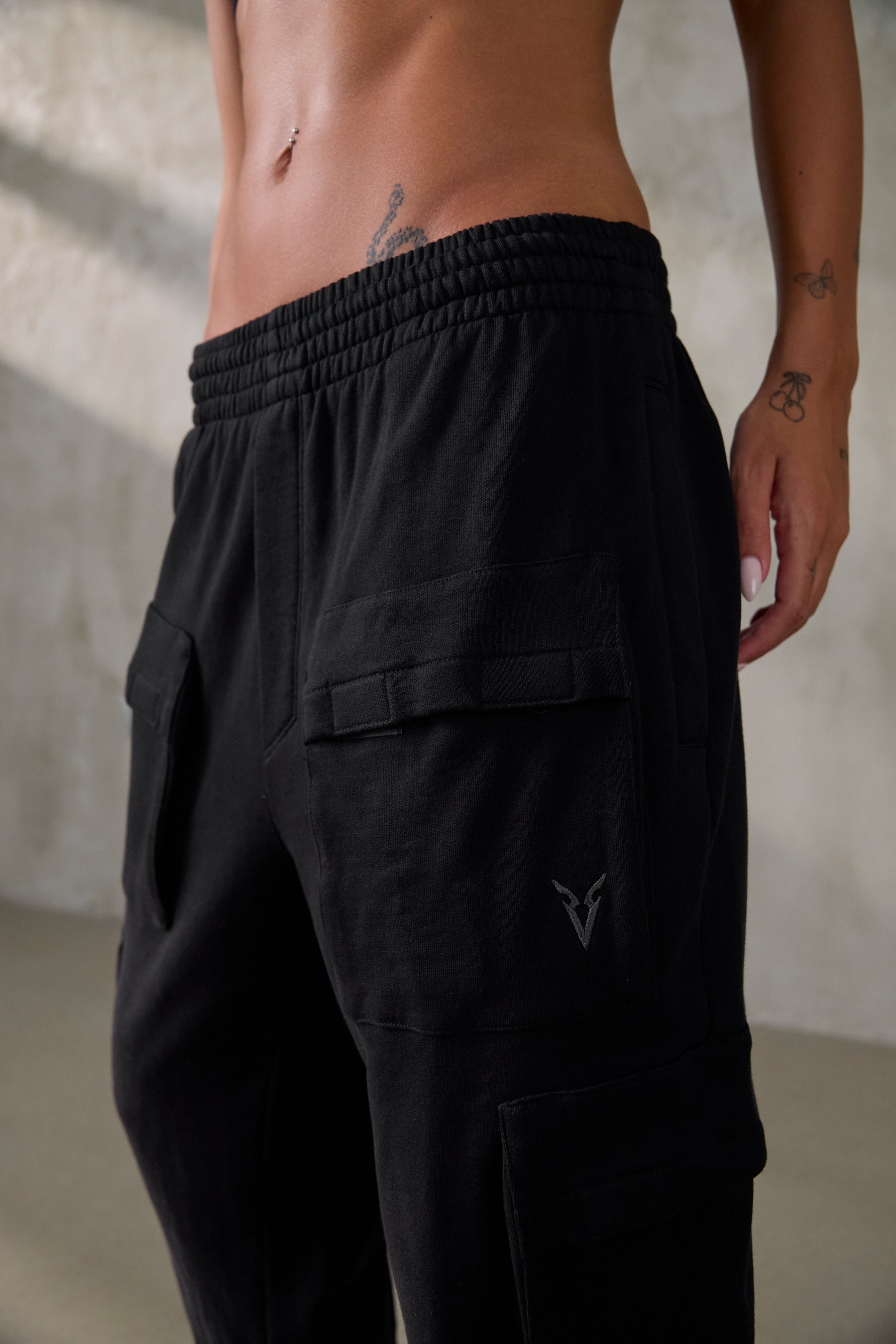 V LYFE420 CARGO JOGGERS Black VEYND Veynd