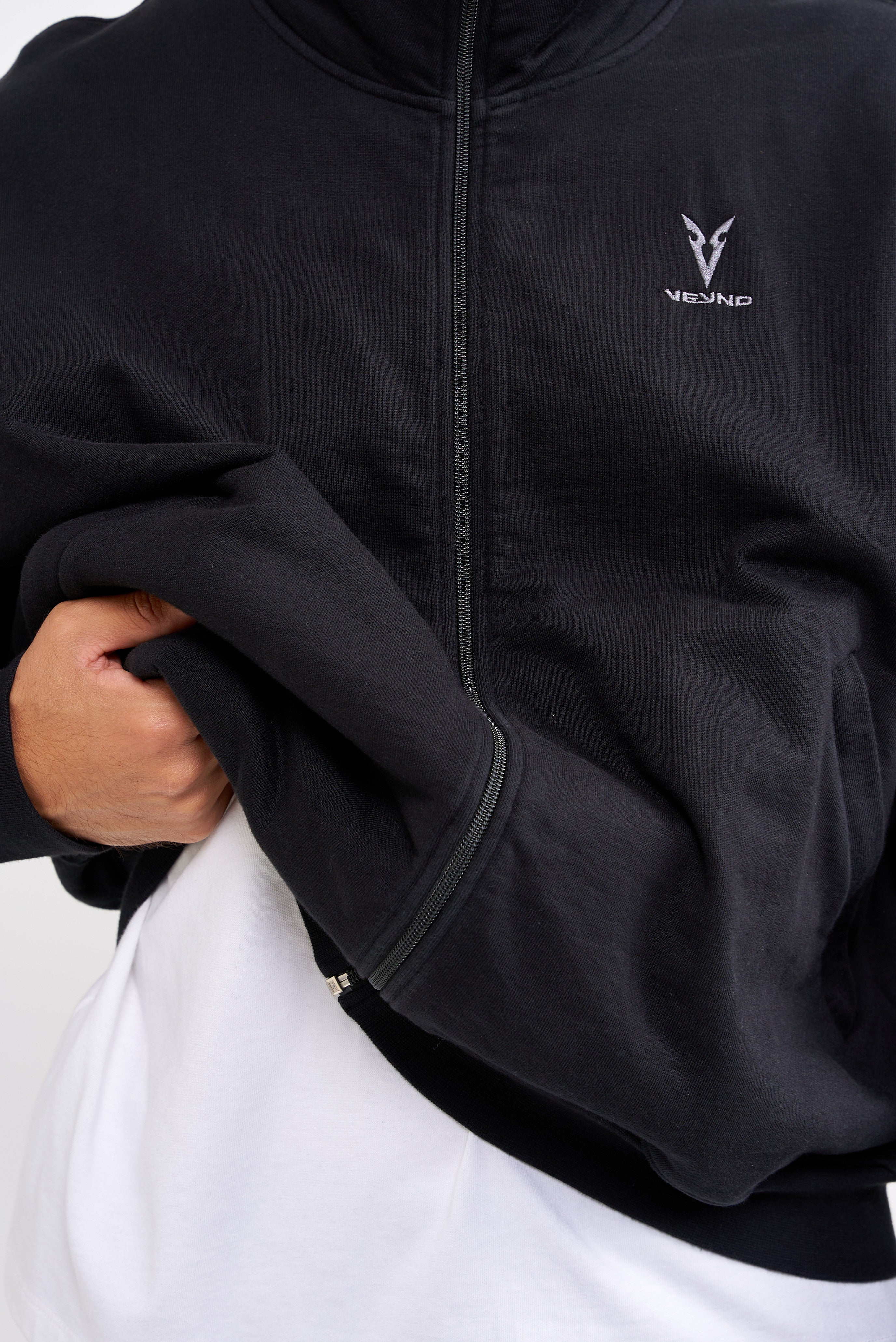 BOXY ZIP SWEATER - Black